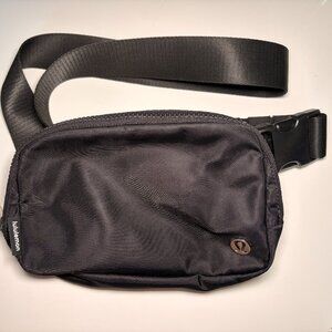 Lululemon Everywhere Belt Bag 1L, Black